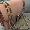 Gucci 雙G logo Marmont 裸粉銀扣斜背包-6