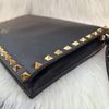 VALENTINO Rockstud 黑牛皮鉚釘手拿晚宴包-10