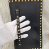 VALENTINO Rockstud 黑牛皮鉚釘手拿晚宴包-21