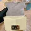 FURLA 檸檬黃迷你鍊帶包包WOMEN S MINI CROSSBODY BAG YELLOW-15