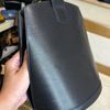 Louis Vuitton Cluny Noir 黑EPI水波紋金釦弧面水桶包🩶90年代超經典-11