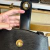 Louis Vuitton Cluny Noir 黑EPI水波紋金釦弧面水桶包🩶90年代超經典-19