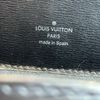Louis Vuitton Cluny Noir 黑EPI水波紋金釦弧面水桶包🩶90年代超經典-22