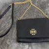 TORY BURCH 鏤空LOGO 鍊條斜背包 WOC-2