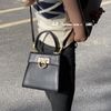 「JL精品代購」 98新 Ferragamo 黑金馬蹄博物館-1