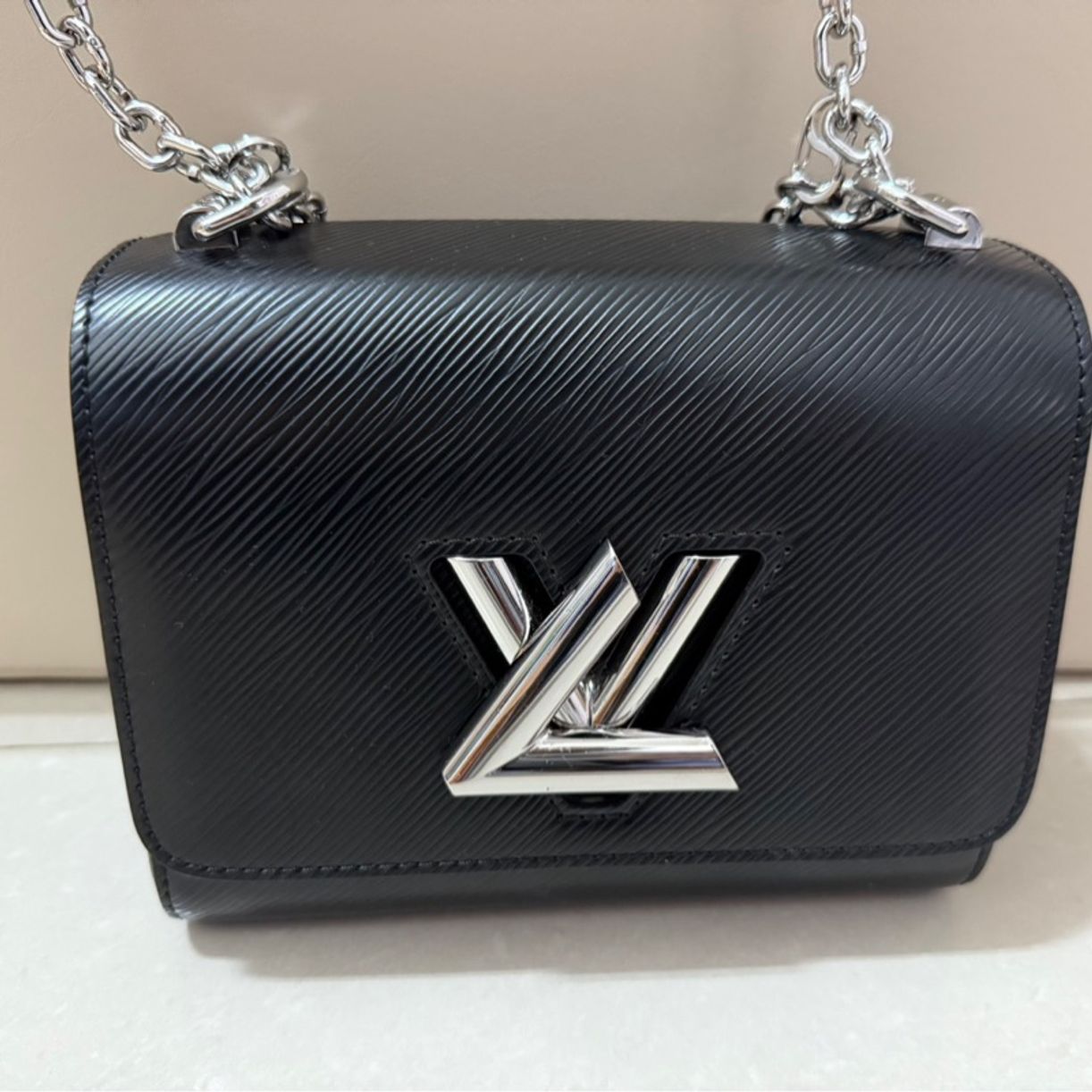 Louis Vuitton Twist MM M21772-main