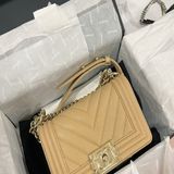 chanel boy20 山形紋 淡金釦 牛皮