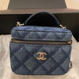 Chanel深色牛仔化妝方盒