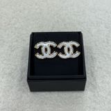 Chanel白色貝母耳環