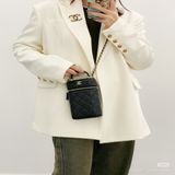 【威選精品】 CHANEL 黑金羊皮肩背斜背手機包
