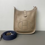Hermes 愛馬仕 U刻 Evelyne 伊芙琳Mini 大象灰Togo皮  銀扣 皮質細膩，銀扣設計，經典mini款