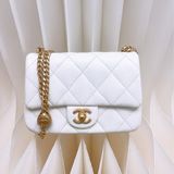 Chanel 24p 愛心調節白色方胖子