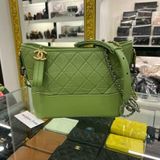 東區正精品㊣CHANEL 23C 香奈兒牛油果綠色牛皮金銀雙色皮穿鍊帶新款流浪包肩背包斜背包小款 RZ6516
