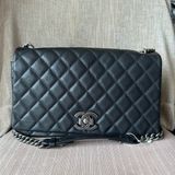 Chanel黑銀牛皮孟買單肩包香奈兒翻蓋包，底長27cm