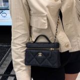 Chanel香奈兒🖤  26S lp飯盒包💕 深藍色牛仔大菱格紋金扣💖 手提單肩斜挎包🩷