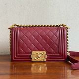 香奈兒Chanel 酒紅金扣leboy小號，19開
