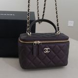 999新CHANEL香奈兒手柄版長盒子挎包，芯片款 尺寸16*9.5*8，配件防塵袋。