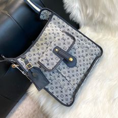 Louis Vuitton • 經典老花牛仔丹寧 Evelyne 斜背包-8