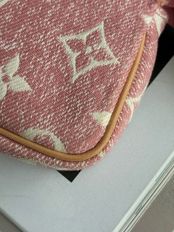 LV粉丹寧一字零錢包👛-31