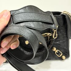 Balenciaga 黑金鱷魚皮機車包-11