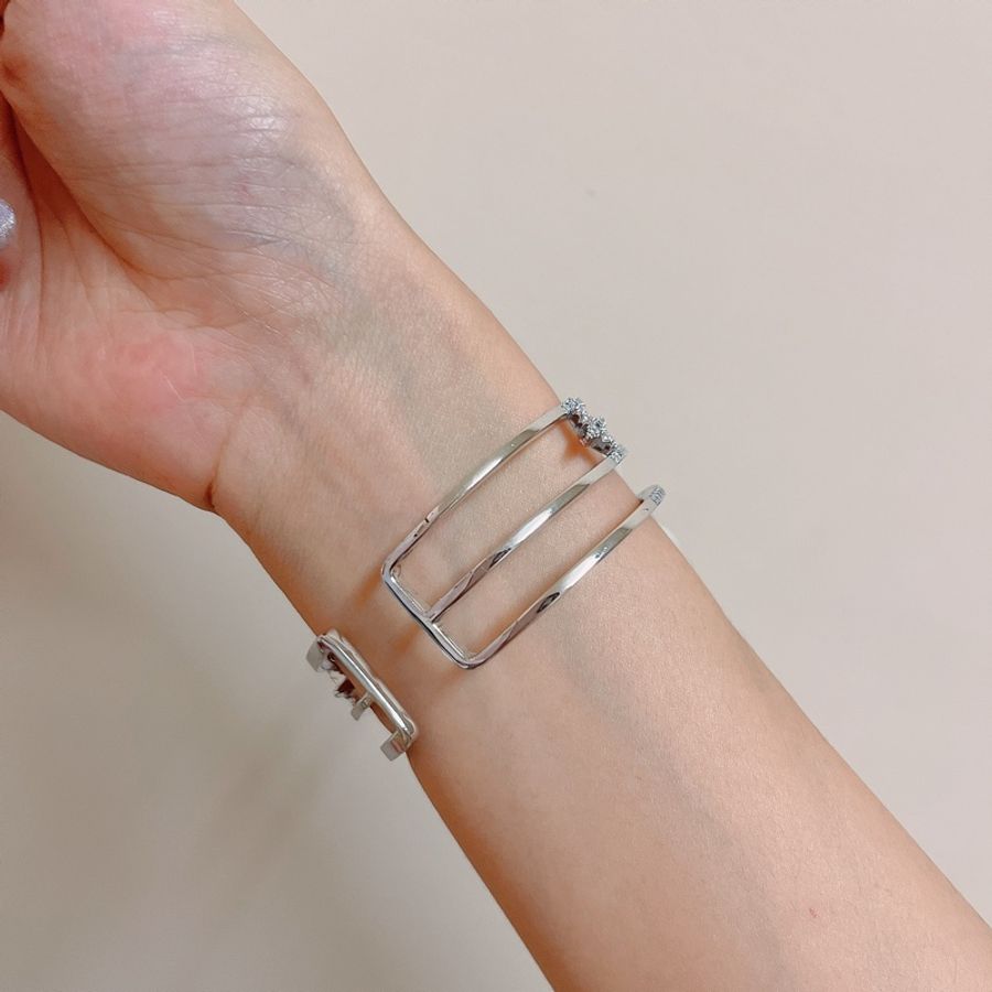 apm monaco COLLECTION ETERNELLE 三珍珠星星開口手鐲 - 銀白色-3