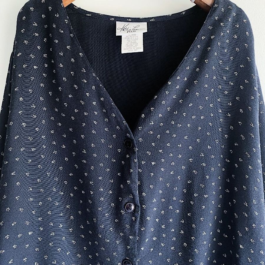 墨黑月夜寬鬆V領碎花 古著絲質襯衫上衣 vintage Shirt oversize-1