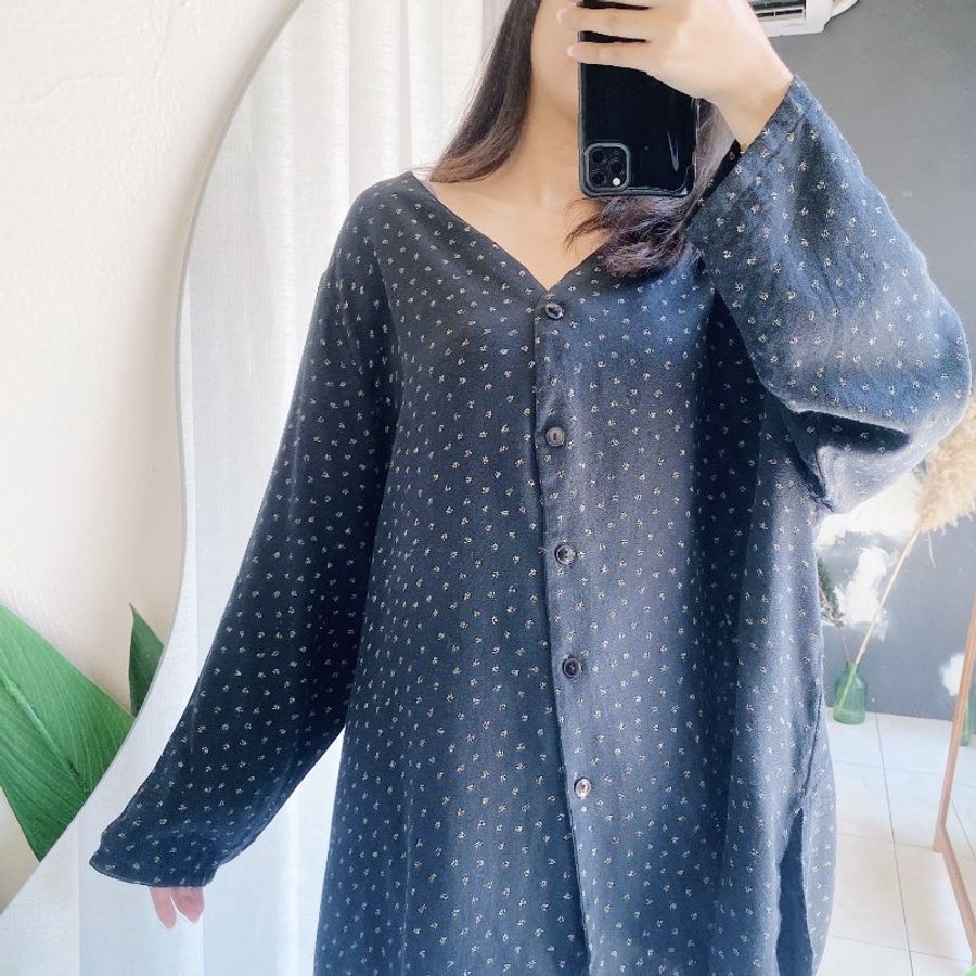 墨黑月夜寬鬆V領碎花 古著絲質襯衫上衣 vintage Shirt oversize-2