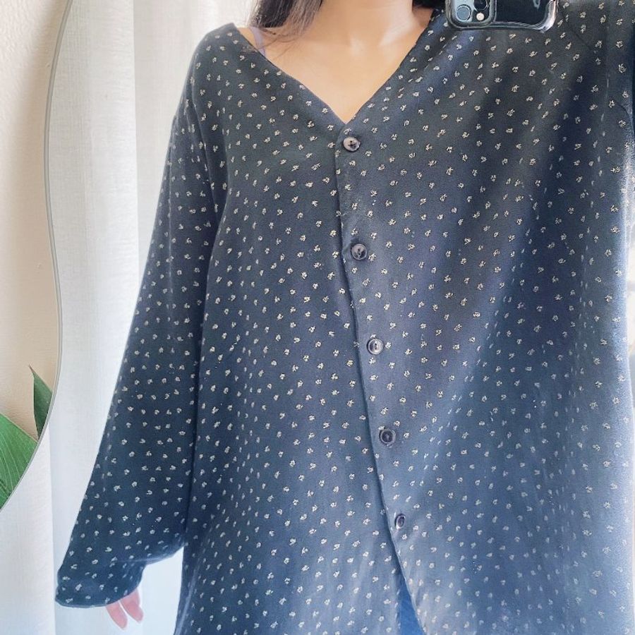 墨黑月夜寬鬆V領碎花 古著絲質襯衫上衣 vintage Shirt oversize-8