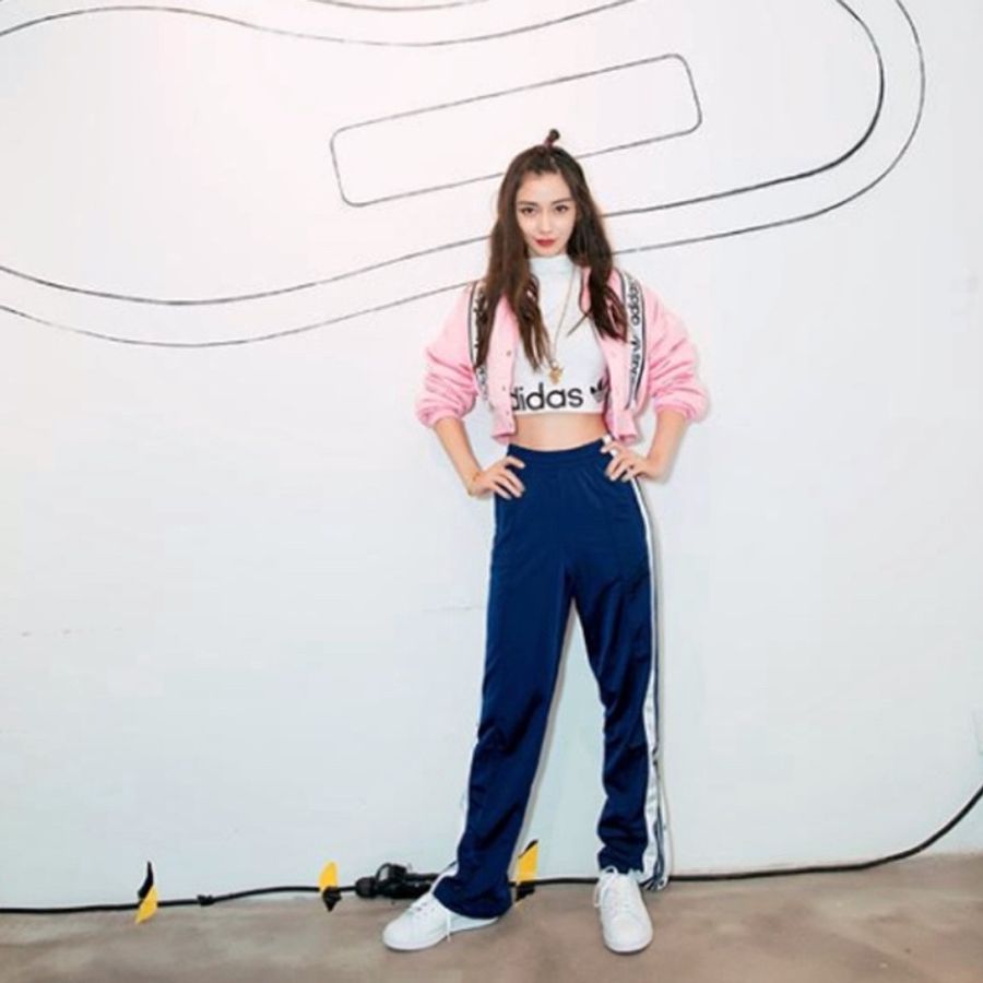 Angelababy x adidas Originals螢光粉紅色短版鋪棉運動外套-7
