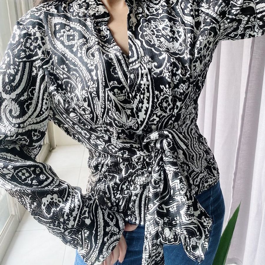 黑x白金屬圖騰綁帶 古著絲滑亮面光感襯衫上衣罩衫vintage Shirt-5