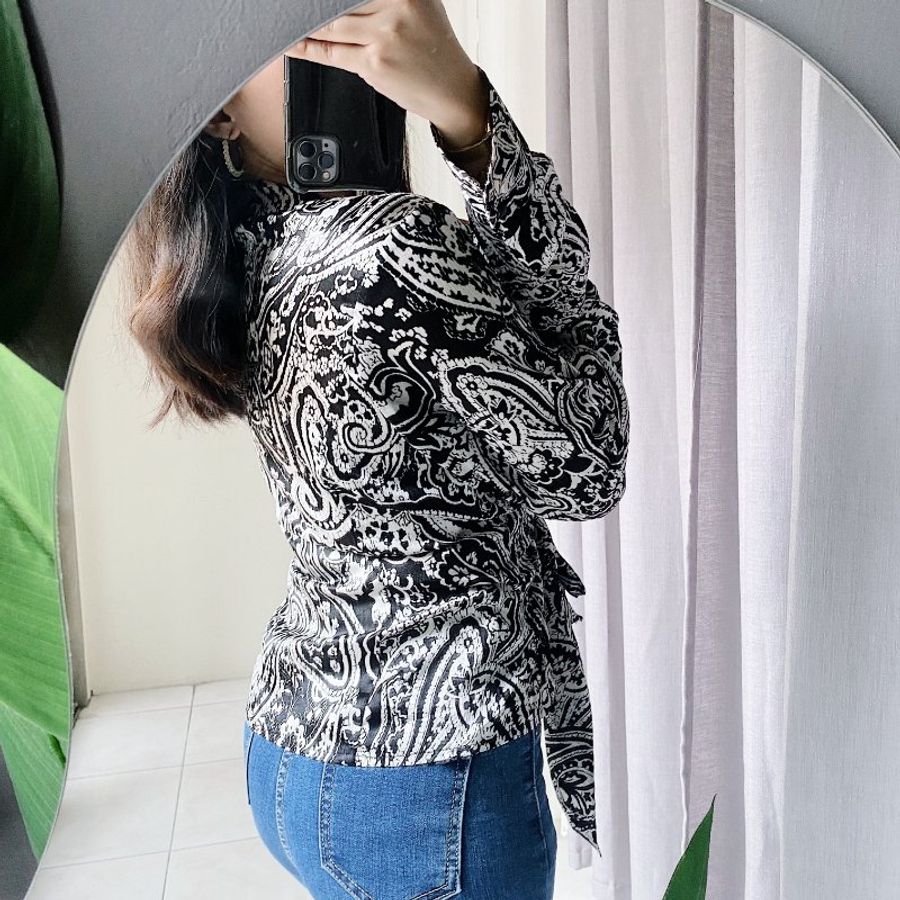 黑x白金屬圖騰綁帶 古著絲滑亮面光感襯衫上衣罩衫vintage Shirt-7