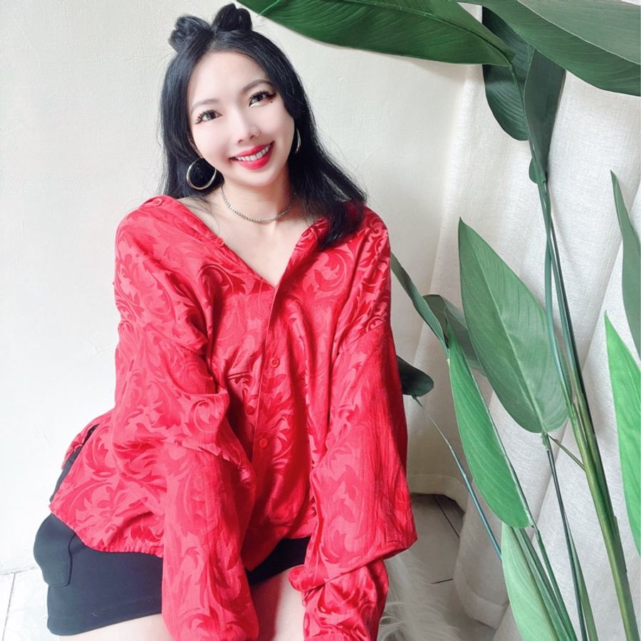 正紅色金屬圖騰刺繡光感 古著絲滑亮面襯衫上衣罩衫vintage Shirt-2
