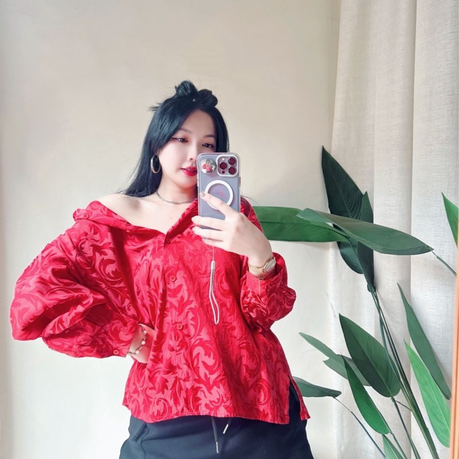 正紅色金屬圖騰刺繡光感 古著絲滑亮面襯衫上衣罩衫vintage Shirt-3