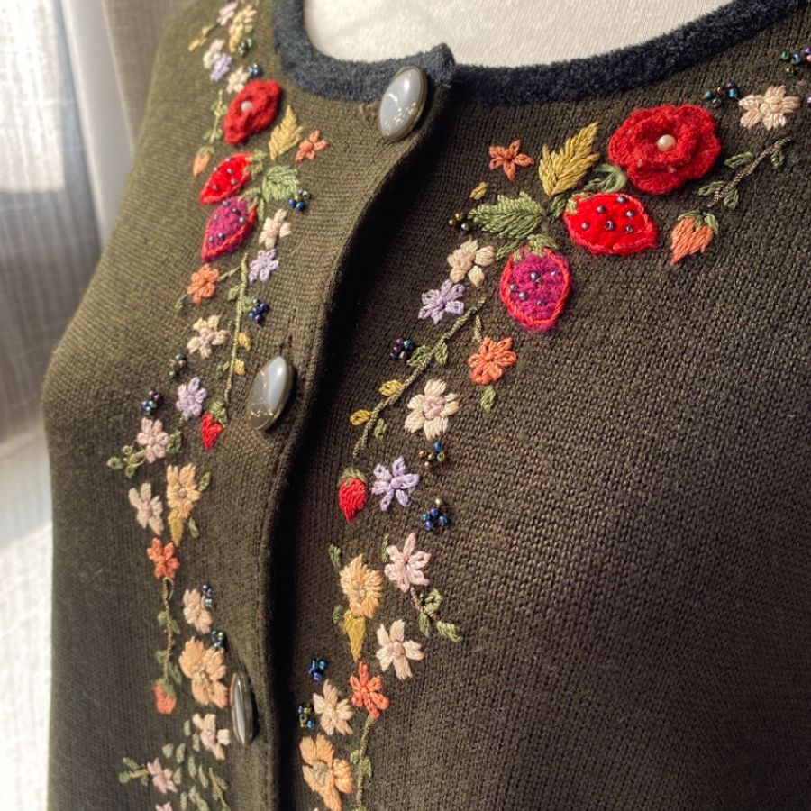 藏私‧Collection_小草莓刺繡串珠針織古著毛衣-3