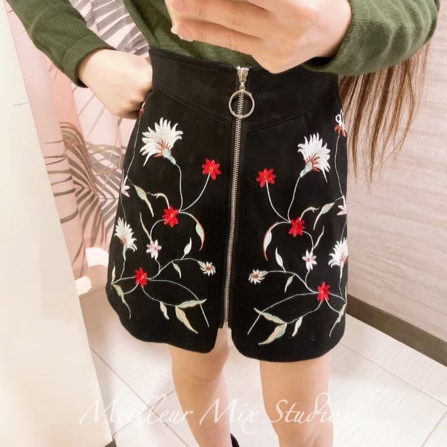 #復古風韓國設計款麂皮刺繡花拉鏈A字裙-4