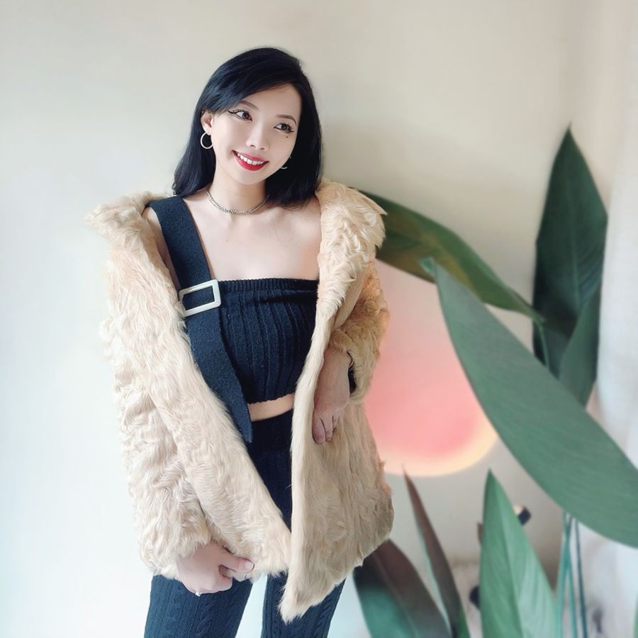 昏黃光感亮澤微捲翻領華貴戀冬少女 古董真皮皮草毛質大衣外套-0