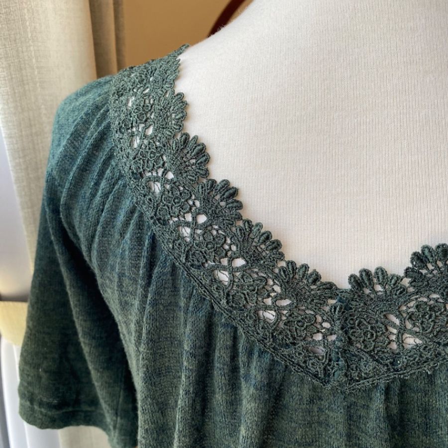 藏私·Collection_深綠蕾絲方形領口古著短袖針織上衣-3