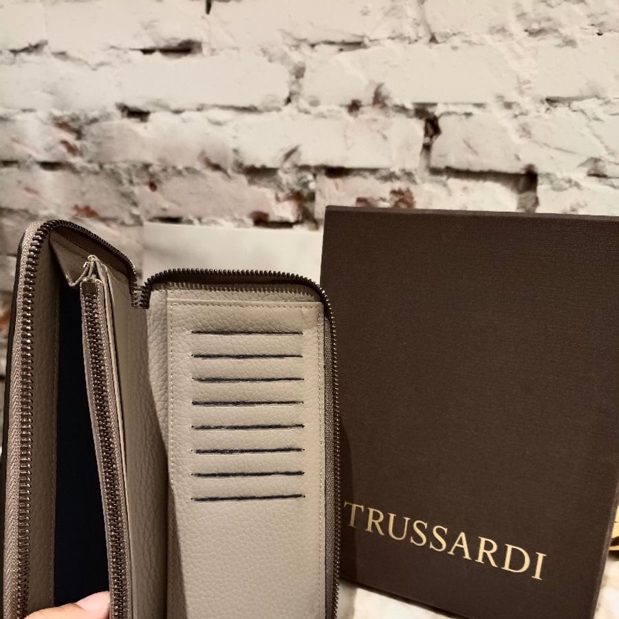 Trussardi義大利製正品經典小狗Logo皮夾-1