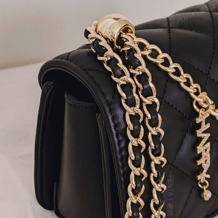 Charles & Keith 菱格紋包 | 小香風 小CK 小CK包包-1