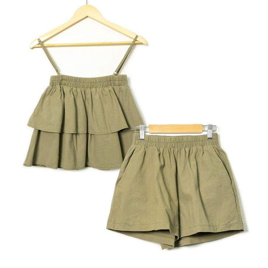 【常立琳私服】軍綠色棉麻軍綠色棉麻細肩上衣+短褲(套裝)-0
