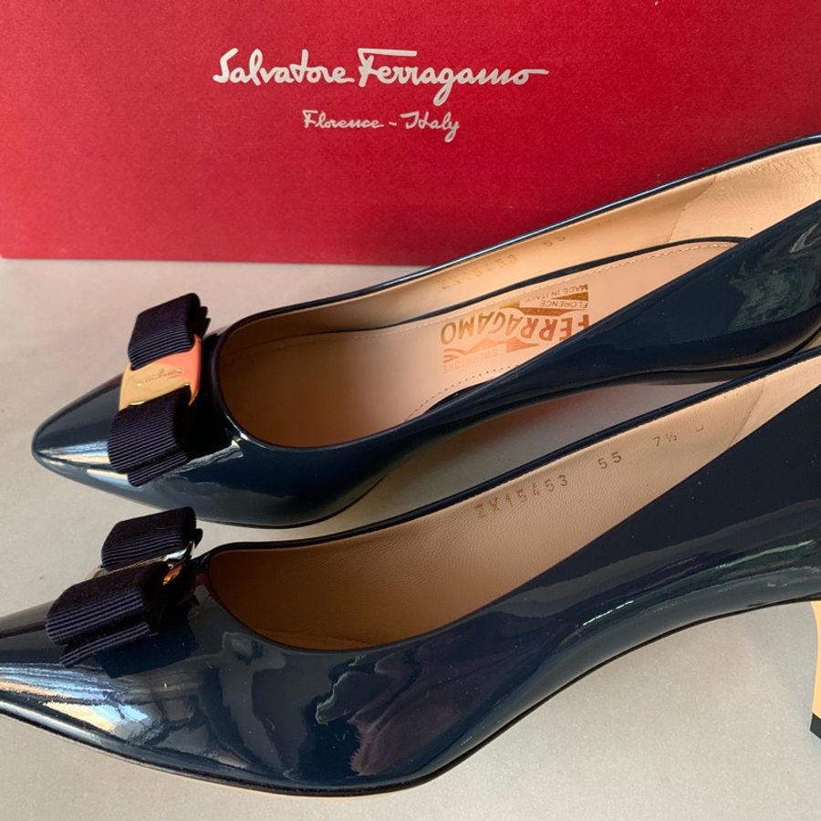 Salvatore Ferragamo深藍色尖頭高跟鞋-4