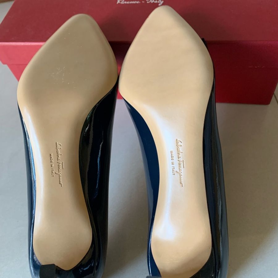 Salvatore Ferragamo深藍色尖頭高跟鞋-6
