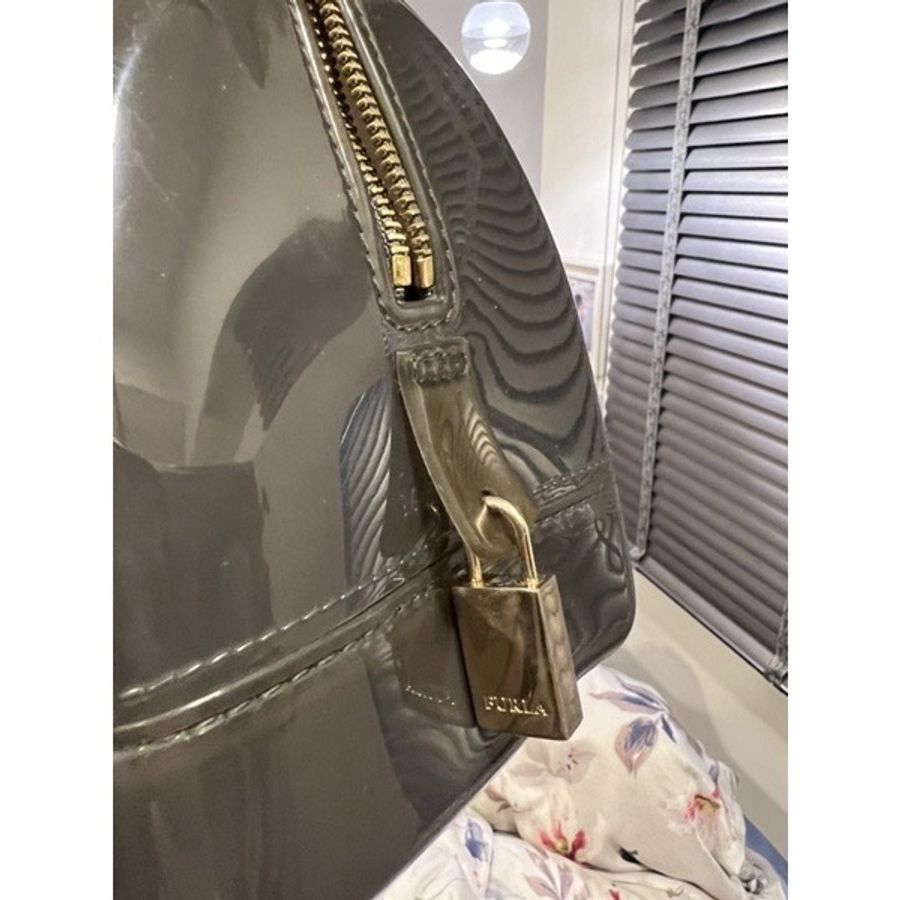 太想清衣櫃不留價 Furla candy 果凍包 深灰色-4