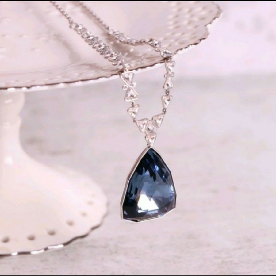 SWAROVSKI 施華洛世奇 Virtuous系列 目光焦點 深海藍水晶項鍊-4
