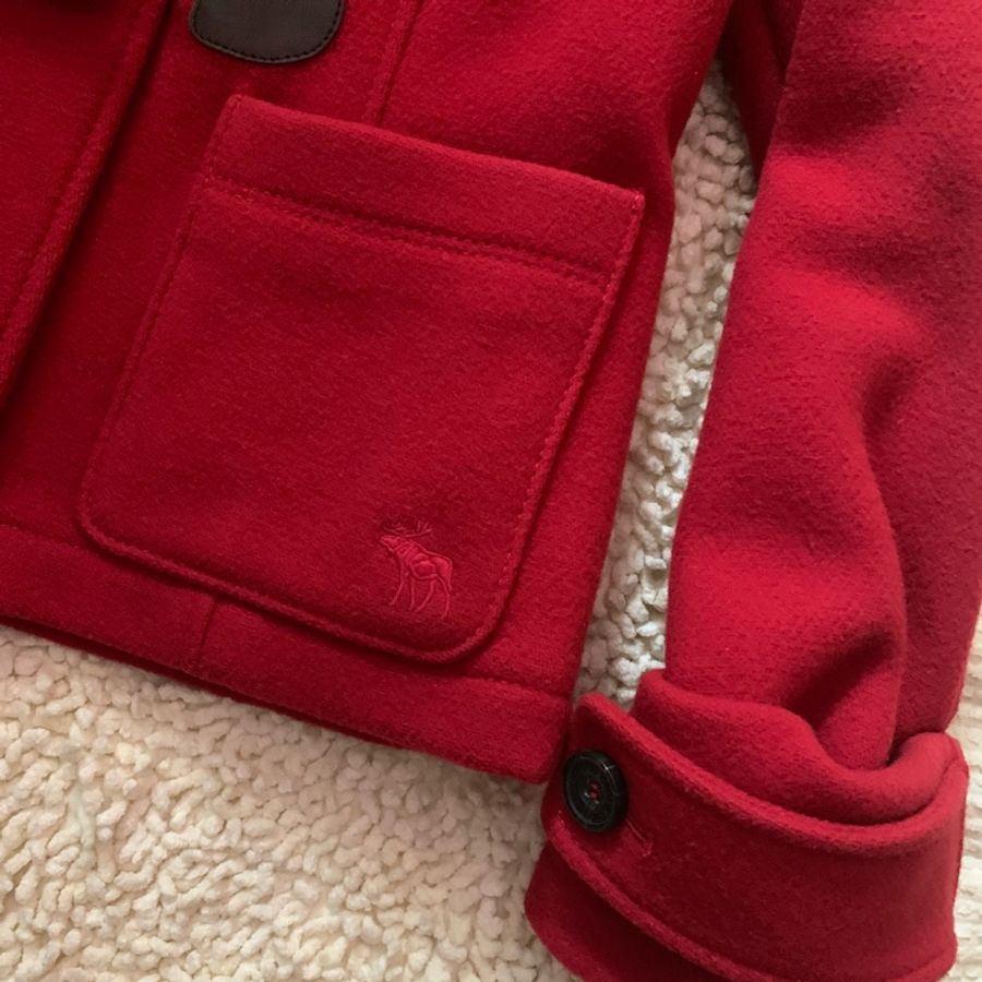 二手私物【Abercrombie】紅色連帽 仿牛角扣短大衣 Duffle Coat-3