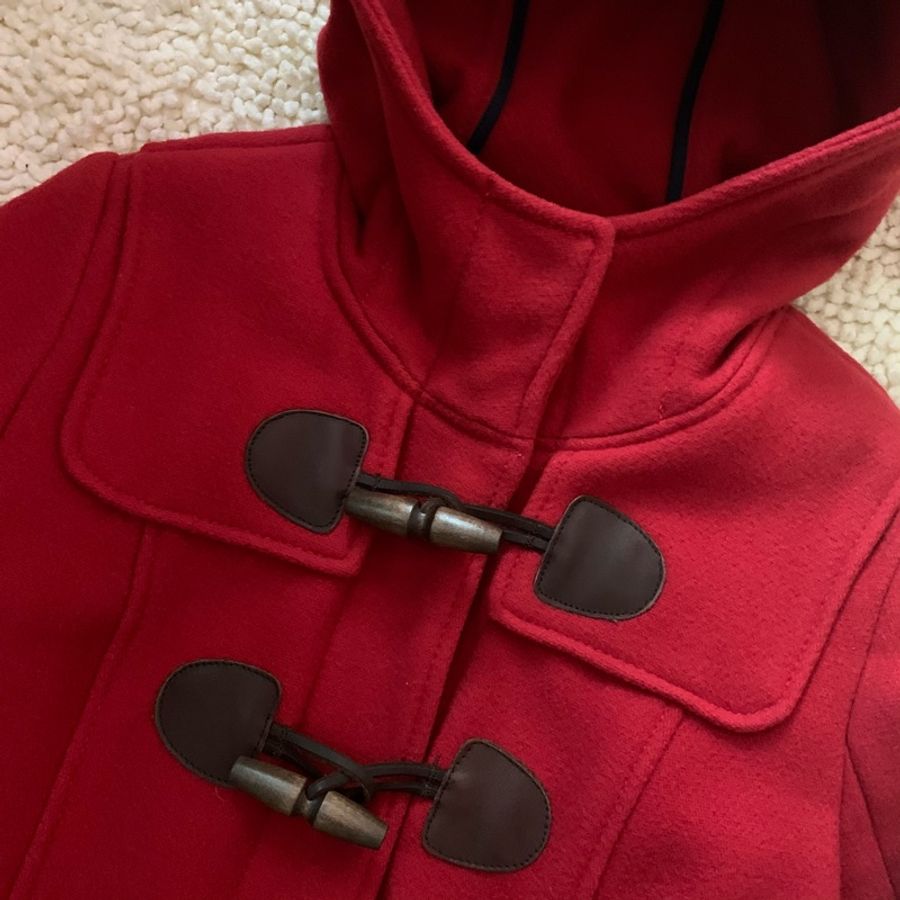 二手私物【Abercrombie】紅色連帽 仿牛角扣短大衣 Duffle Coat-4