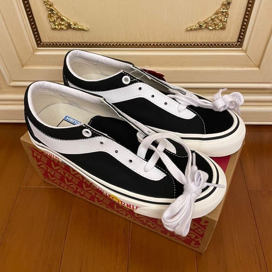 Vans 范斯 UA Bold Ni Old School 低幫字母印花高端滑板鞋 VN0A5HXW5MN 帆布鞋 滑板鞋 黑色-4