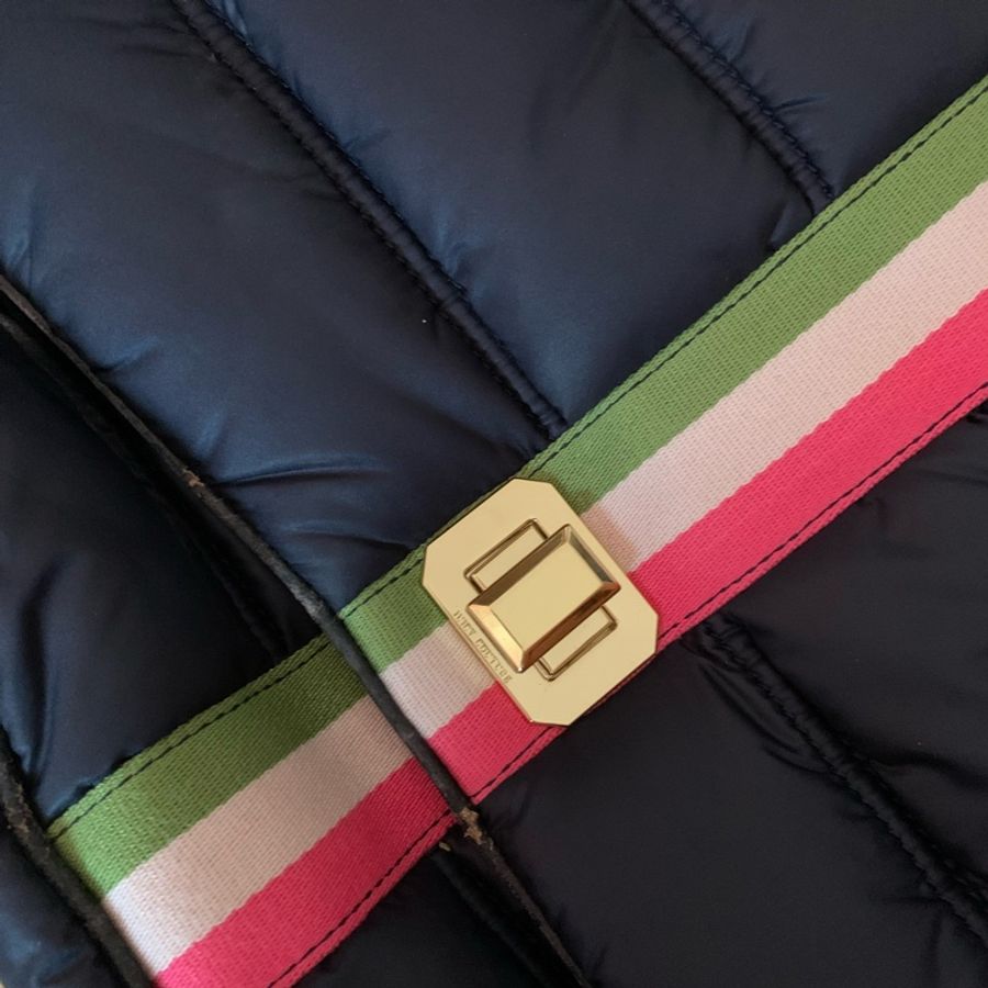 二手私物【Juicy Couture】男女皆適 原價5百多美元 全新但有瑕疵 超低價連讓 超大斜背包 MESSENGER 郵差包 太空包 微風廣場獨家引進品牌-7