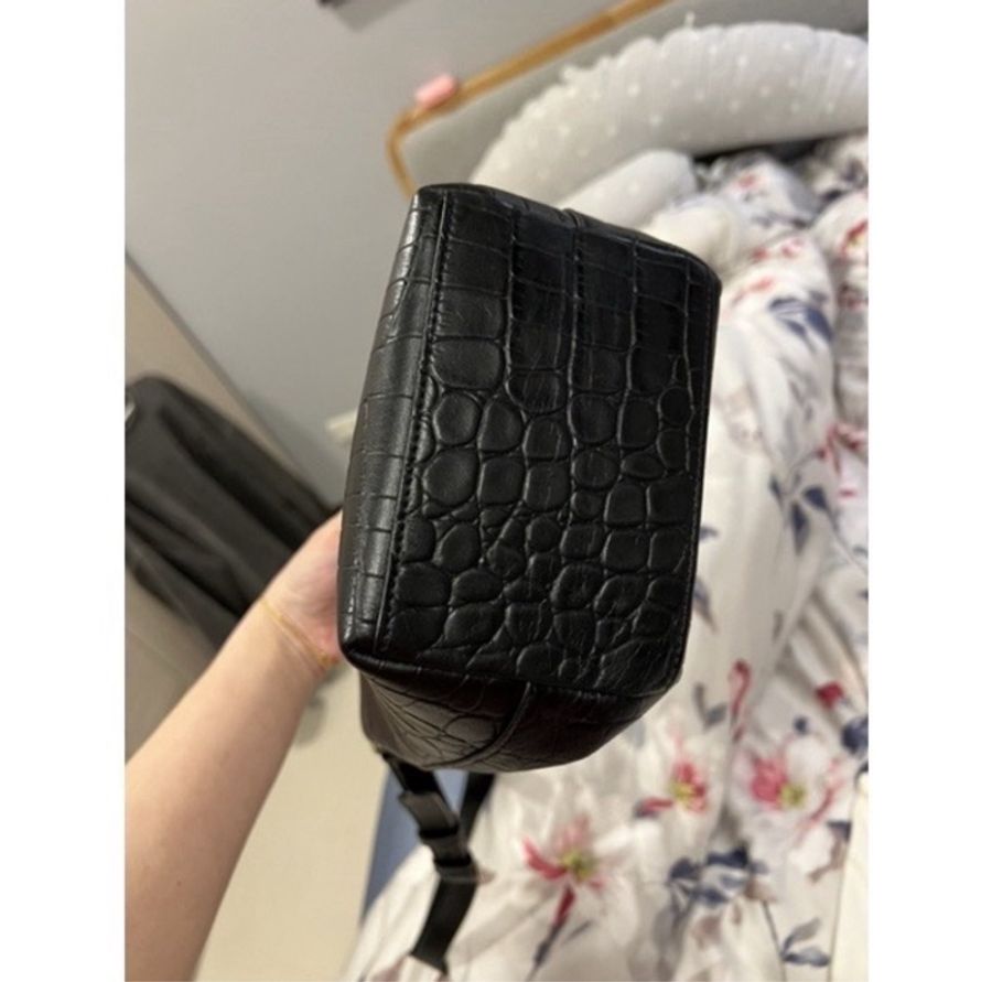 Bally經典條紋水桶包-3