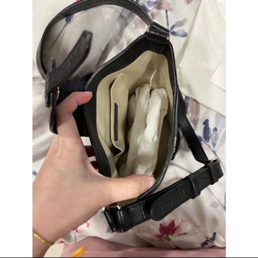 Bally經典條紋水桶包-4